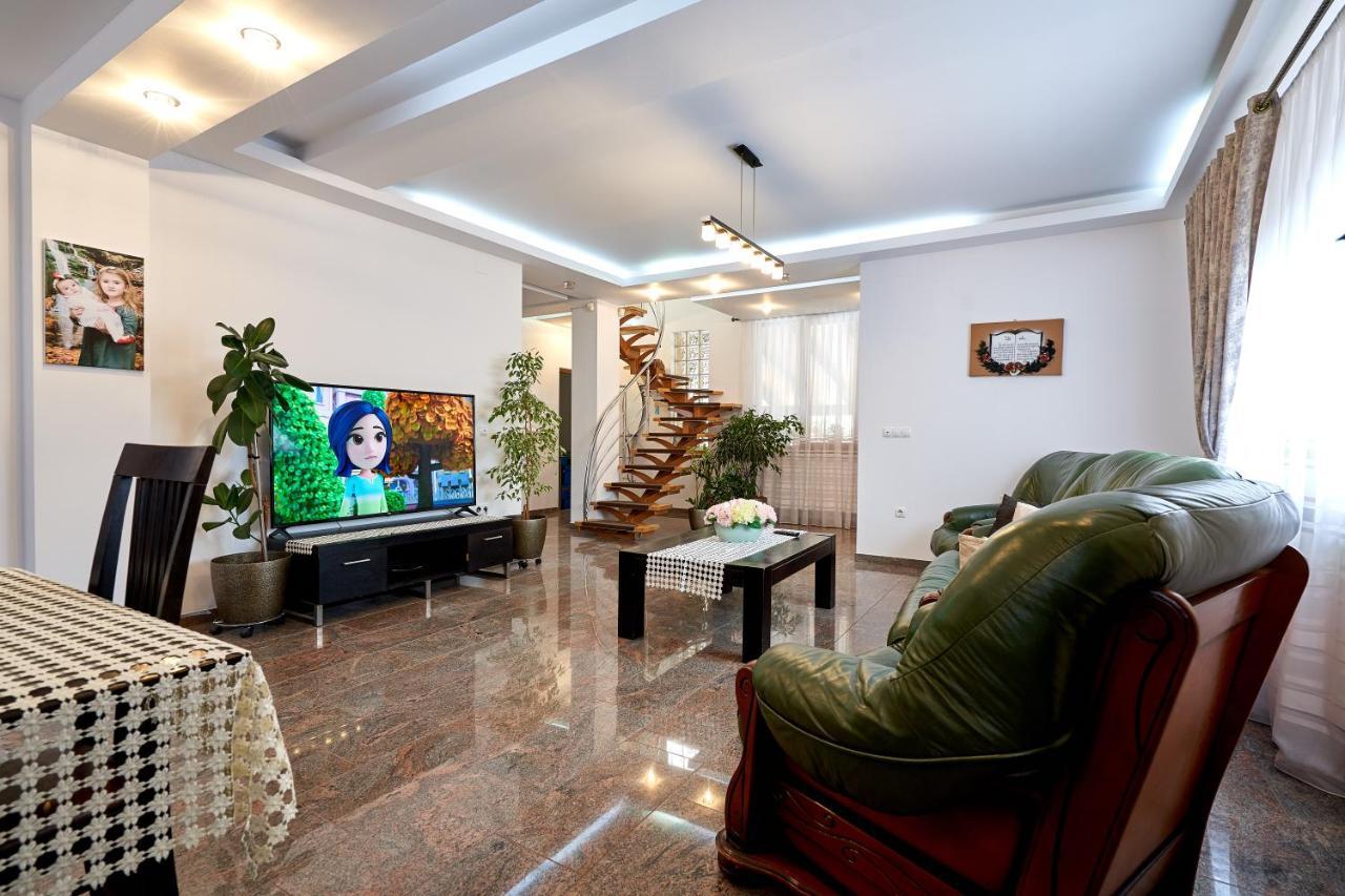 Casa Cu Flori Moisei Ξενοδοχείο Εξωτερικό φωτογραφία