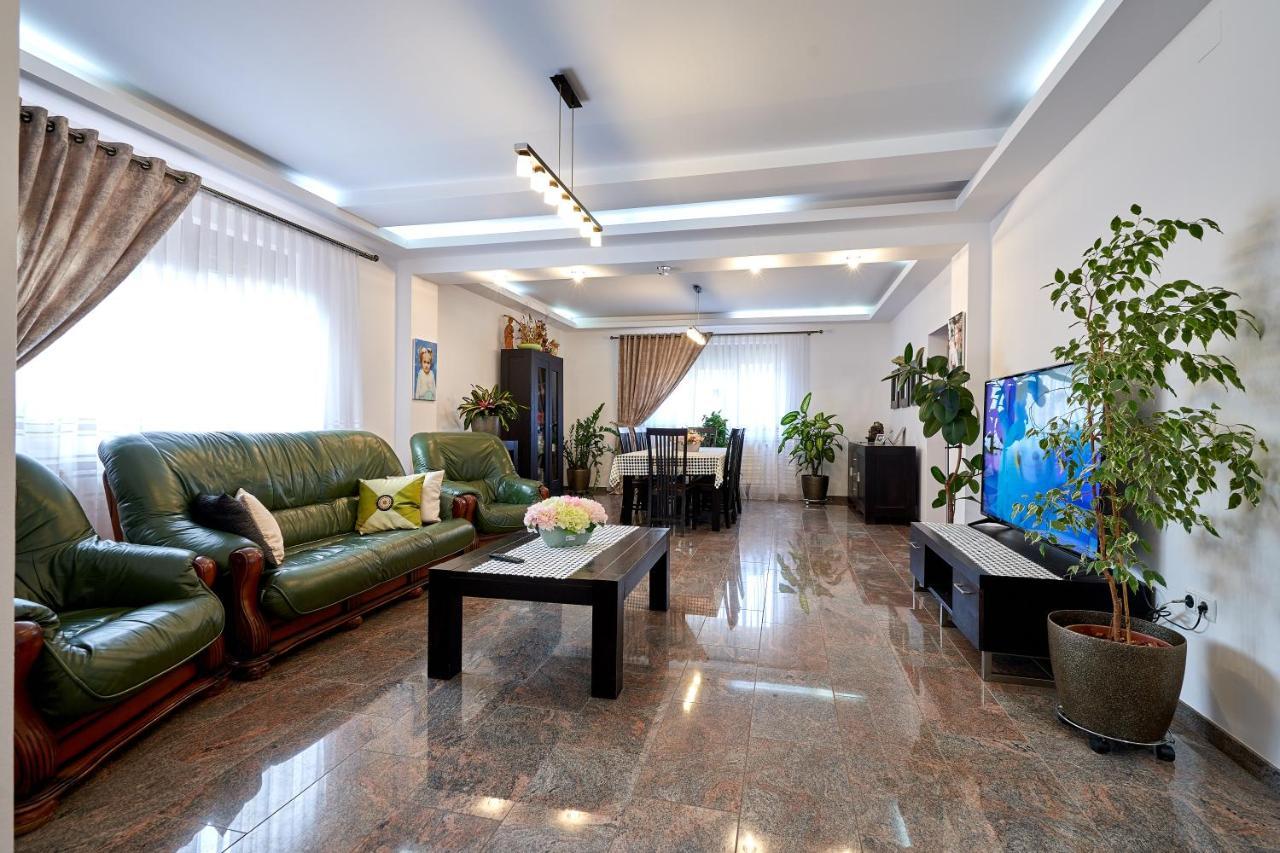 Casa Cu Flori Moisei Ξενοδοχείο Εξωτερικό φωτογραφία