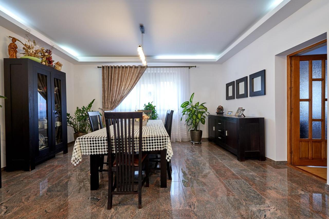 Casa Cu Flori Moisei Ξενοδοχείο Εξωτερικό φωτογραφία